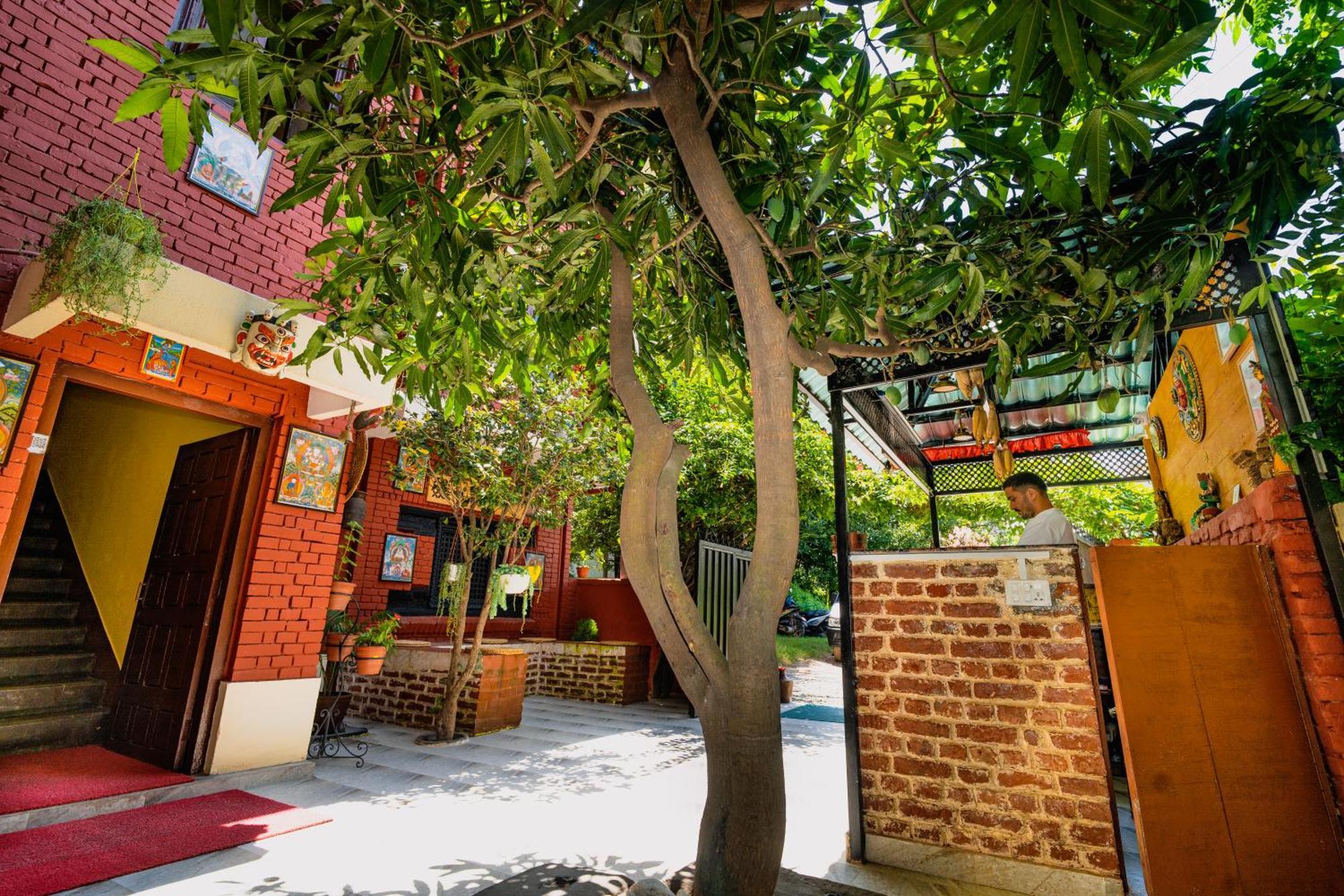Nepali Heritage Hotel Kathmandu Exterior foto